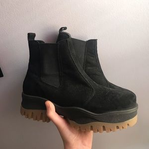 Chunky platform boots